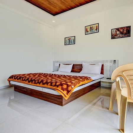 Aditya Hill View Inn Mahabaleshwar Bagian luar foto