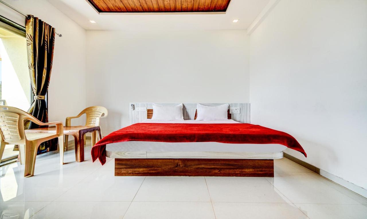 Aditya Hill View Inn Mahabaleshwar Bagian luar foto
