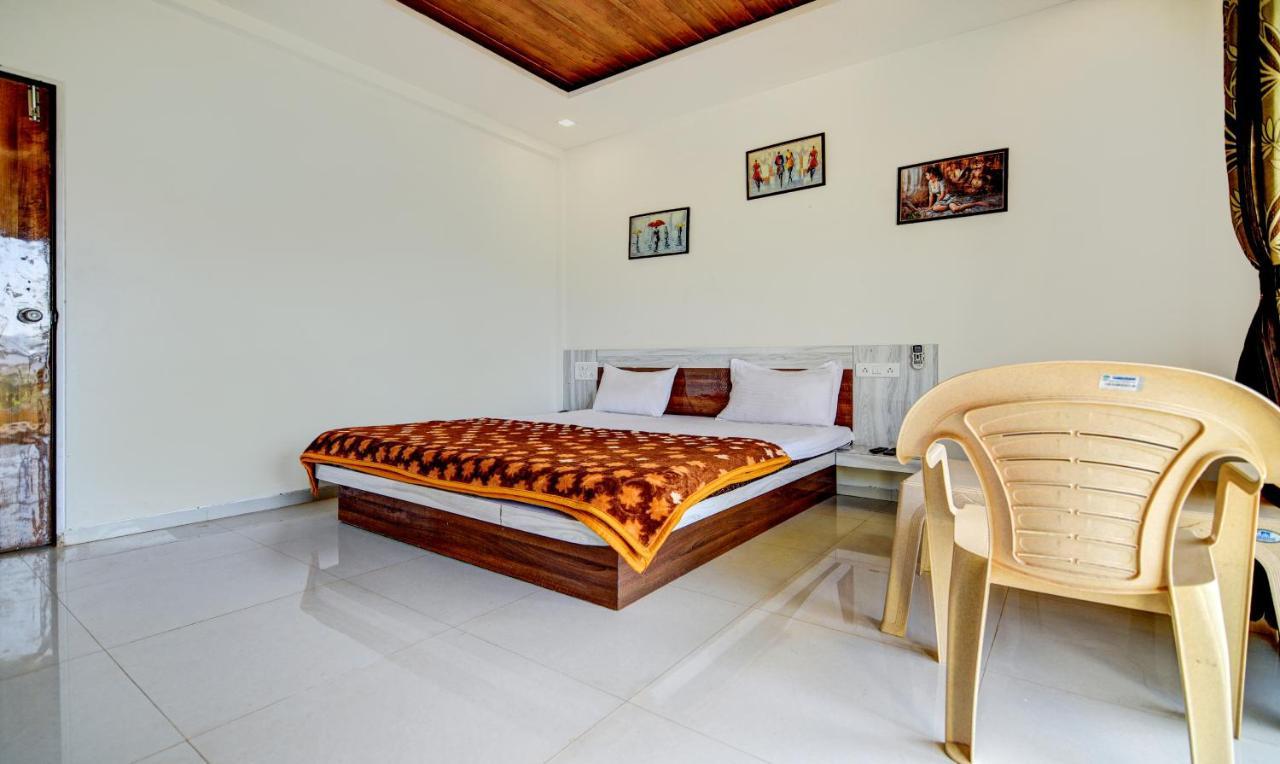 Aditya Hill View Inn Mahabaleshwar Bagian luar foto