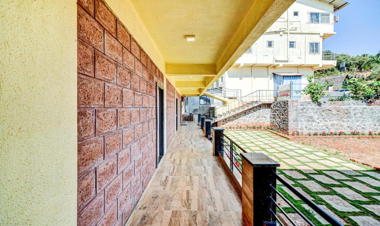 Aditya Hill View Inn Mahabaleshwar Bagian luar foto