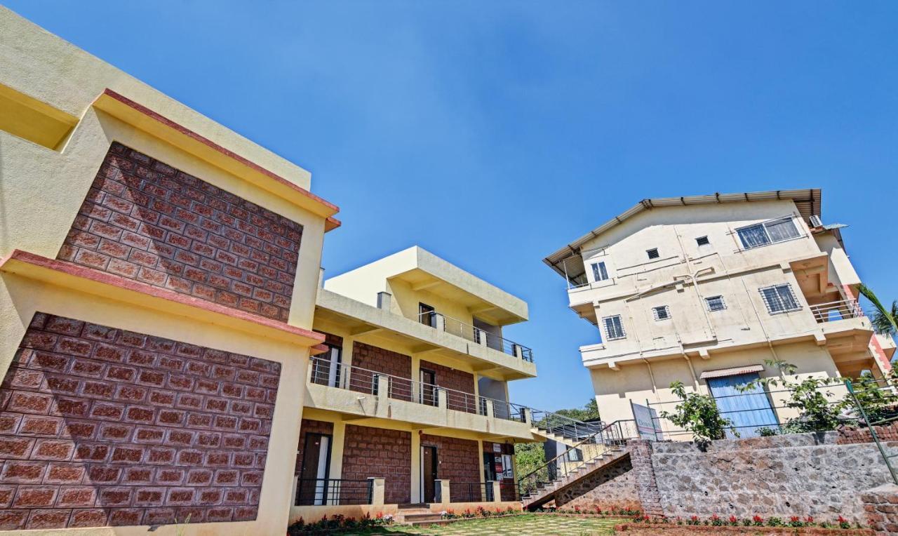 Aditya Hill View Inn Mahabaleshwar Bagian luar foto