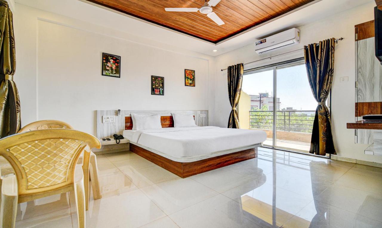 Aditya Hill View Inn Mahabaleshwar Bagian luar foto