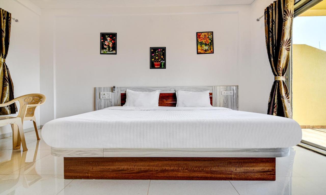 Aditya Hill View Inn Mahabaleshwar Bagian luar foto