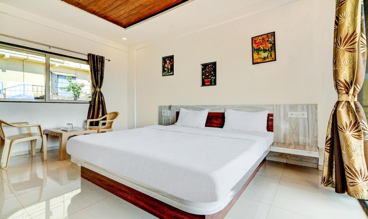 Aditya Hill View Inn Mahabaleshwar Bagian luar foto
