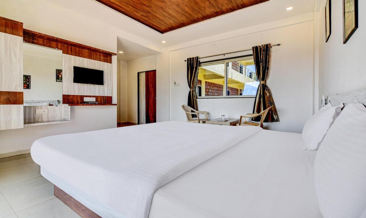 Aditya Hill View Inn Mahabaleshwar Bagian luar foto