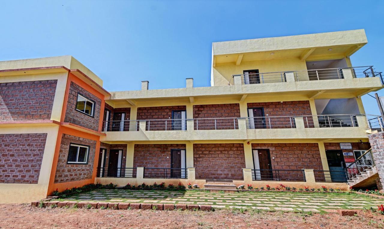 Aditya Hill View Inn Mahabaleshwar Bagian luar foto